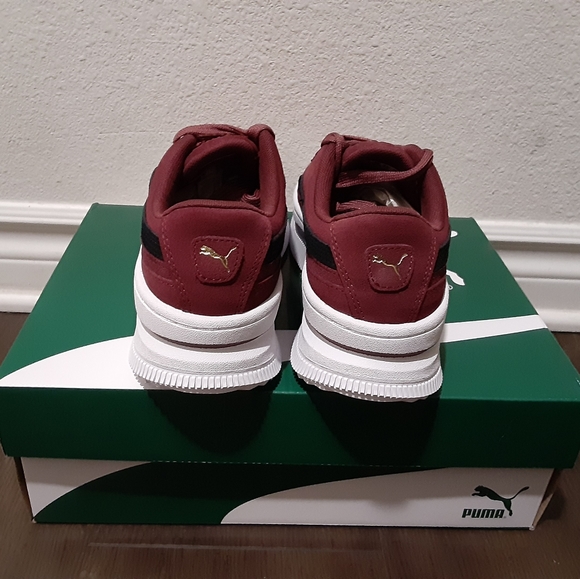 Puma - Picture 3 of 4